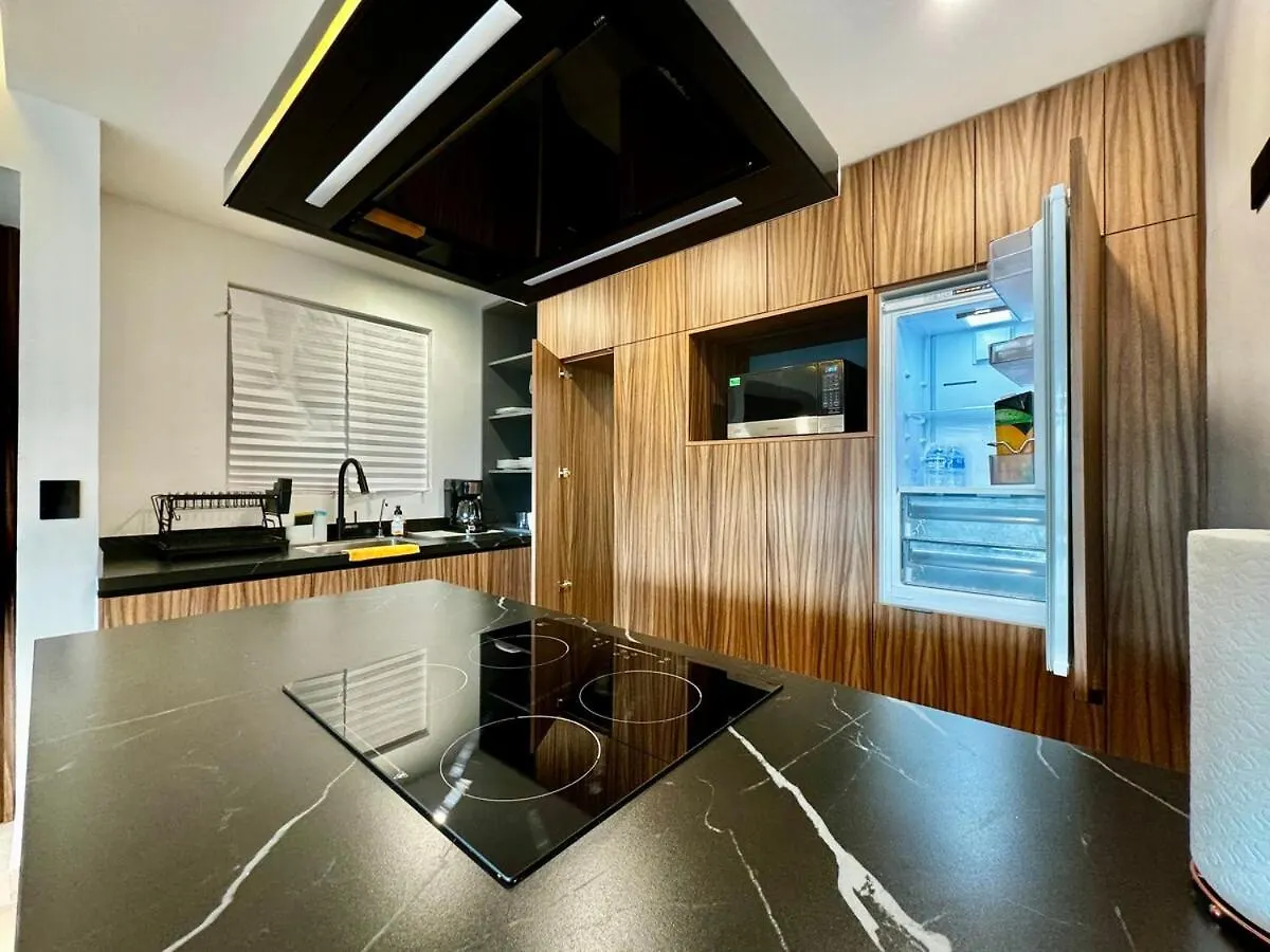 Modern 2 Bedroom Ground Floor Apartment! Playa del Carmen Apartamento
