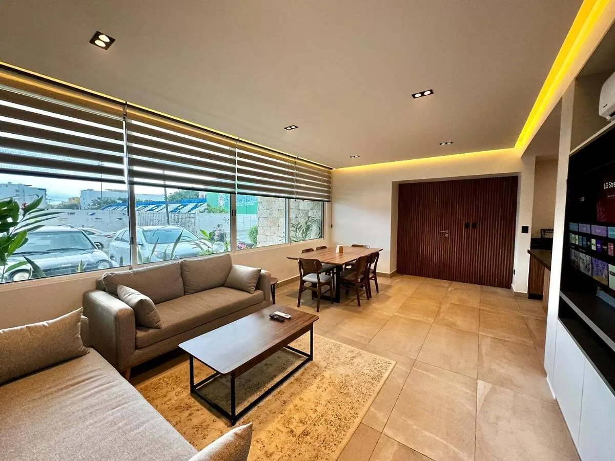 Modern 2 Bedroom Ground Floor Apartment! Playa del Carmen