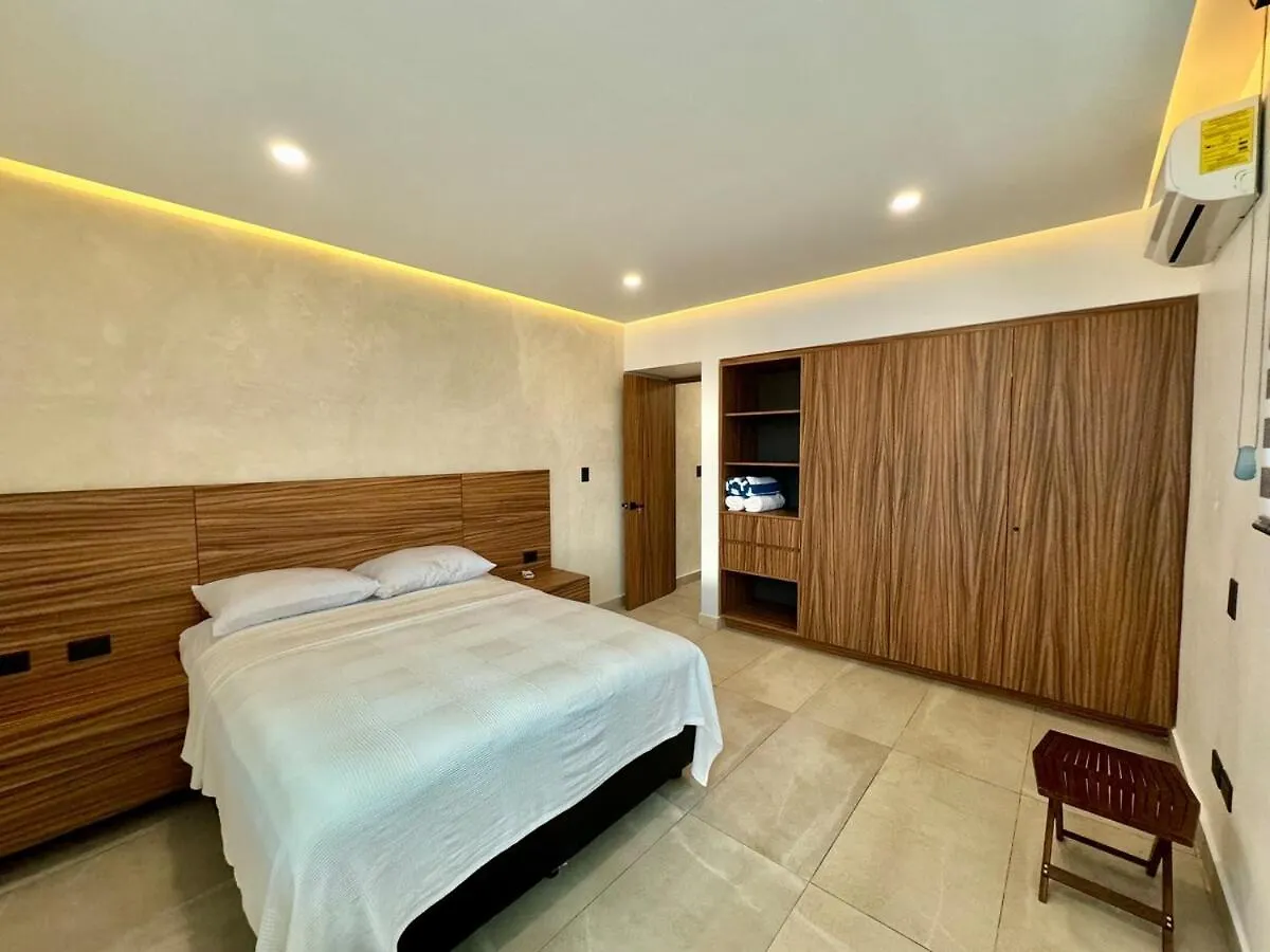 Modern 2 Bedroom Ground Floor Apartment! Playa del Carmen 0*,