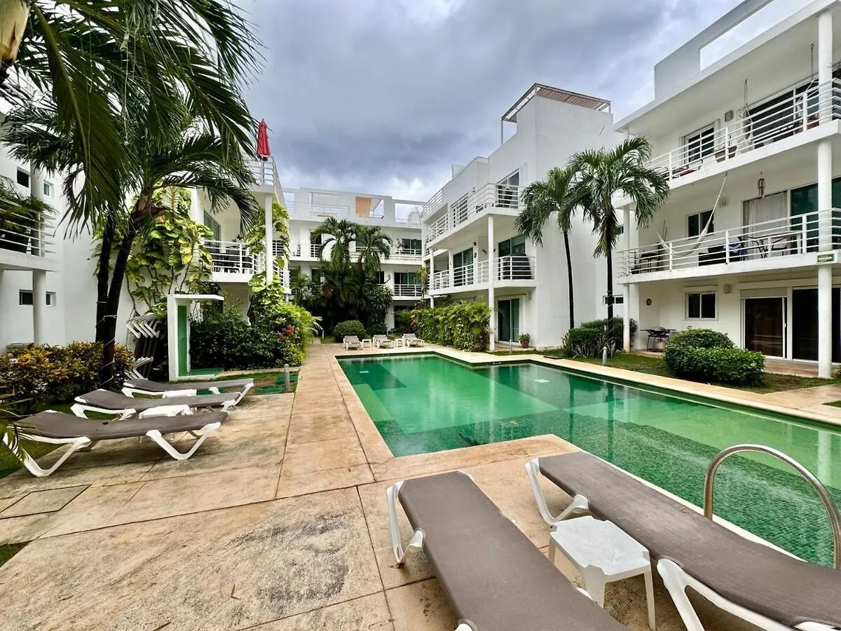Modern 2 Bedroom Ground Floor Apartment! Playa del Carmen Appartement